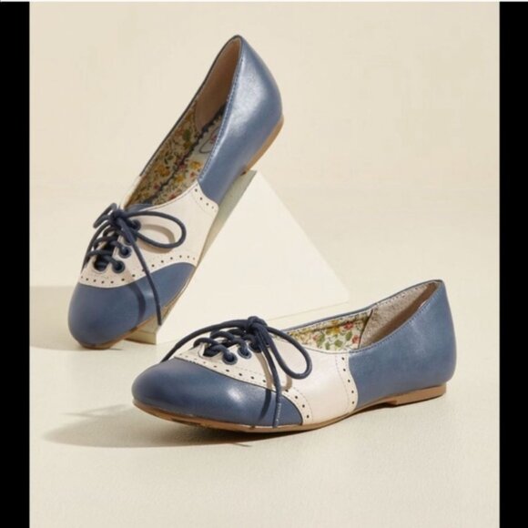 Bettie Page by Ellie | ModCloth Study Buddy Oxford Flats | Size 10 - Picture 1 of 12